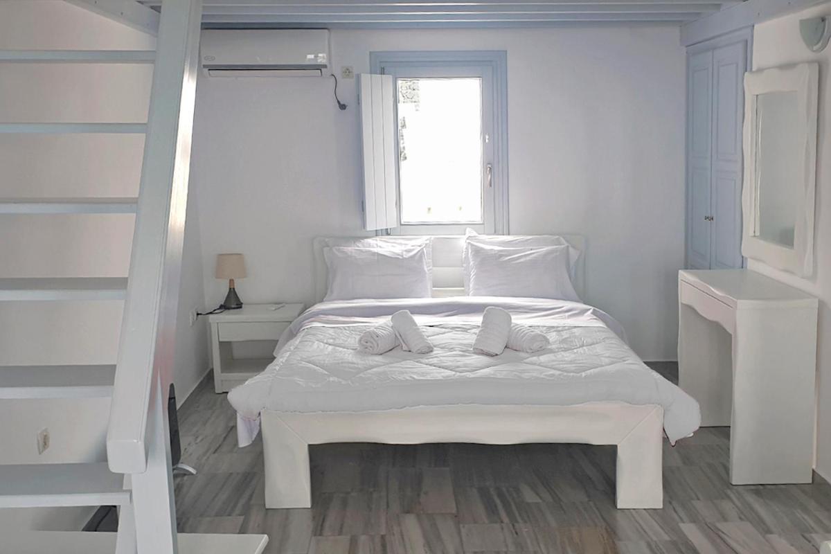 Phaos Santorini Suites Imerovigli  Bagian luar foto